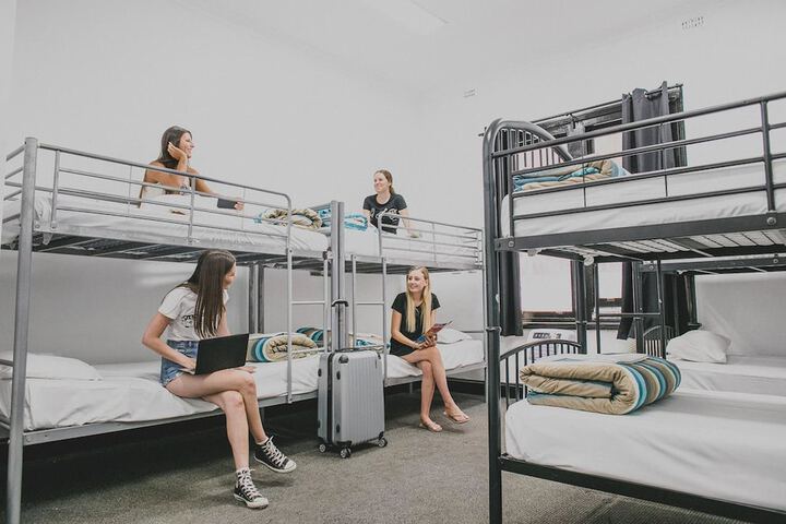 Room 17 of 37