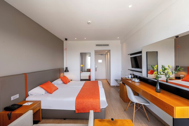 Room 14 of 75