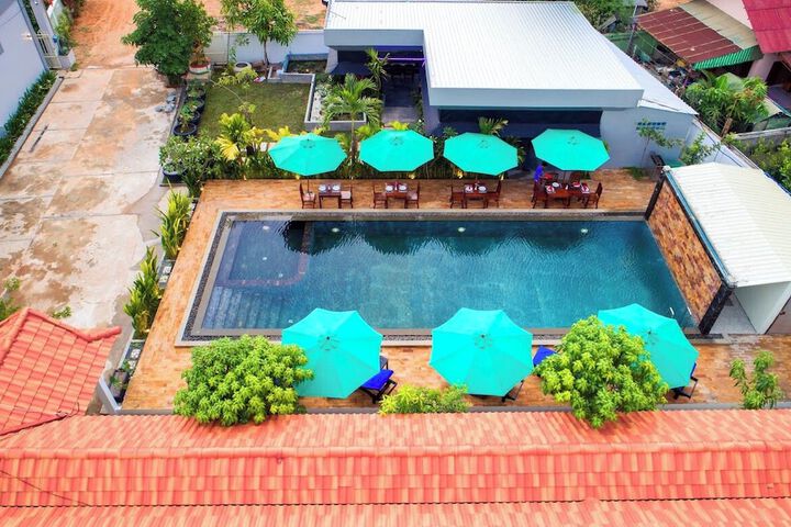 Pool 20 of 24