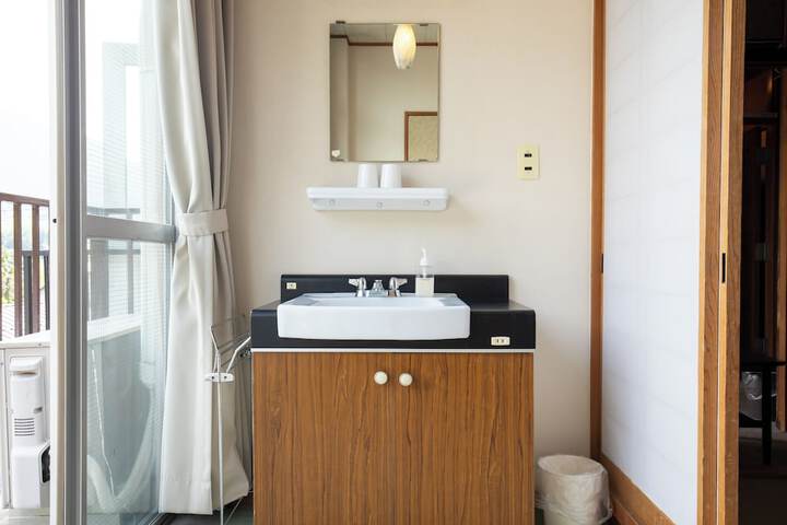 Room 15 of 85