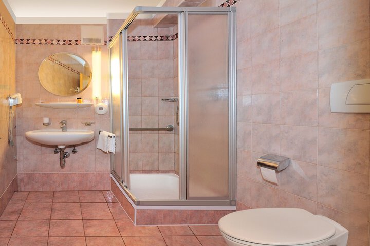 Room 6 of 21
