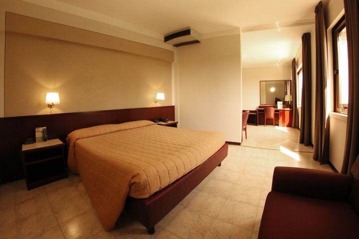Room 6 of 58