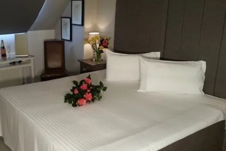 Room 3 of 11