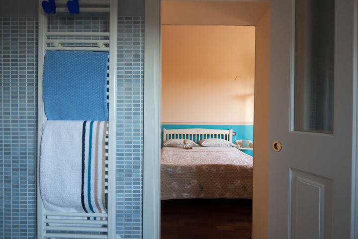 Room 8 of 40