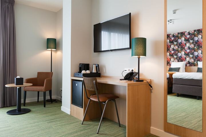 Room 10 of 44