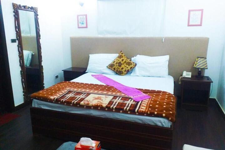Room 8 of 14
