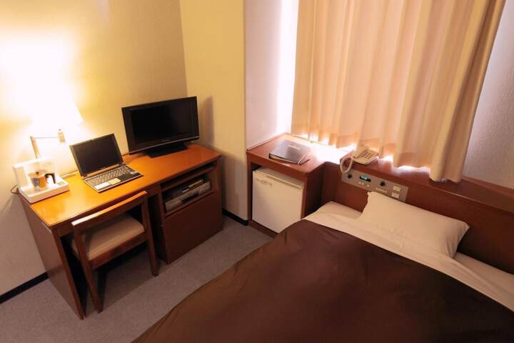 Room 6 of 43