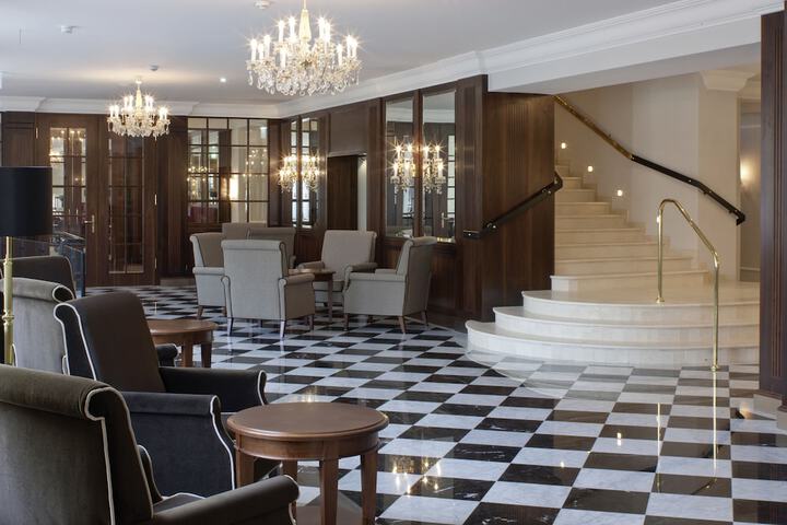 Guest Lobby