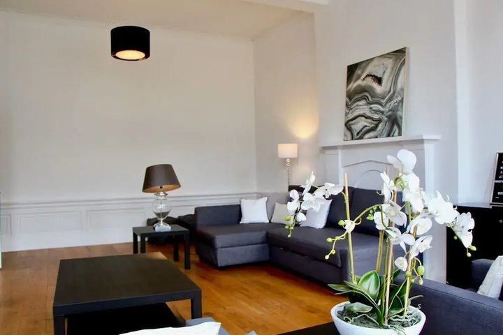Room 2 of 12