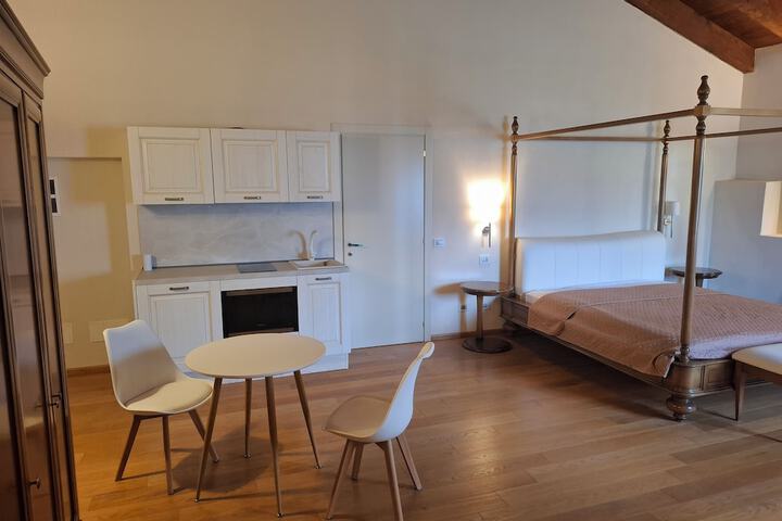 Room 46 of 84