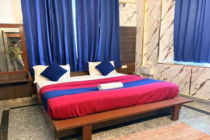 Room 7 of 28