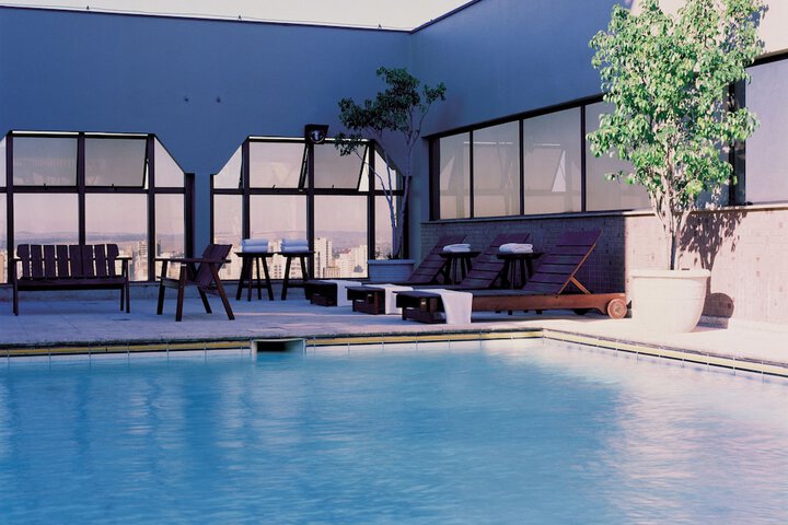 Pool 21 of 30