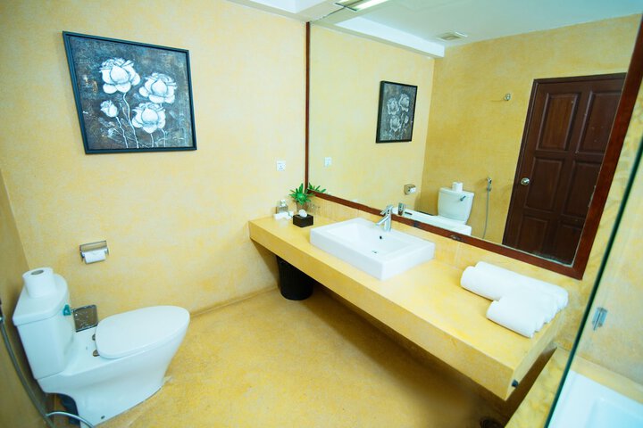 Room 17 of 36