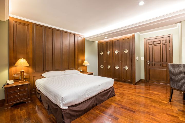 Room 13 of 49