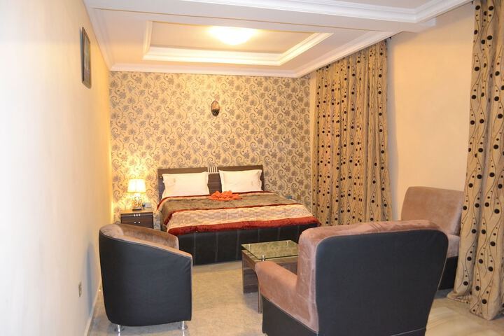 Room 7 of 27