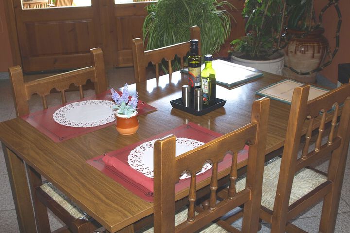 Dining 3 of 19
