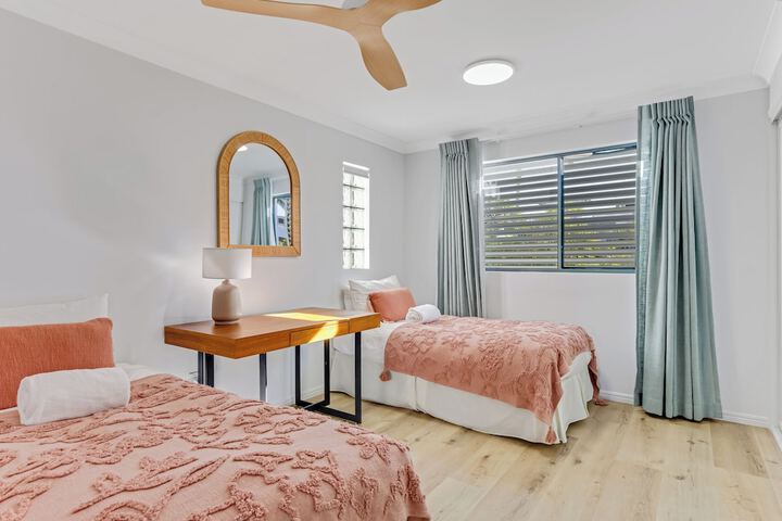 Room 3 of 25