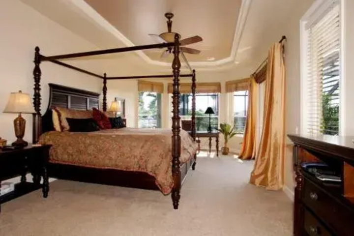 Room 2 of 11
