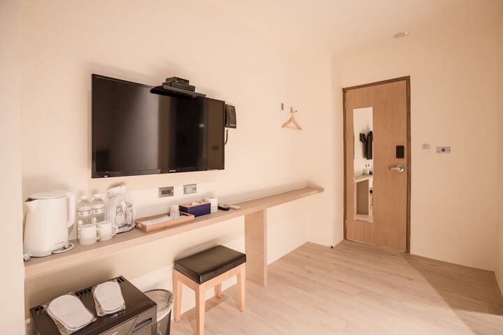 Room 18 of 34