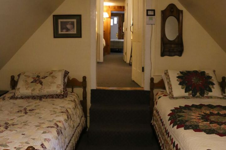 Room 54 of 165