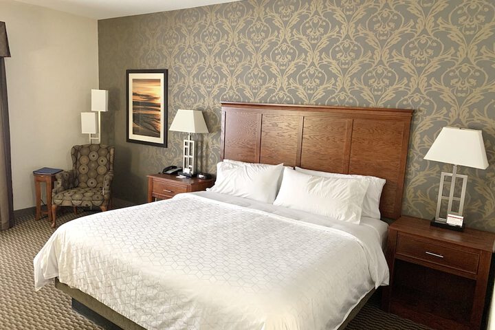 Leisure King Bed (2 of 10)
