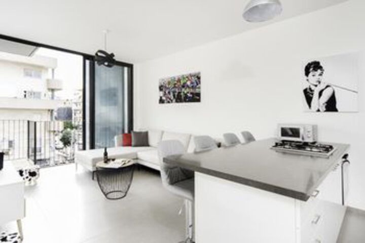 Room 15 of 19