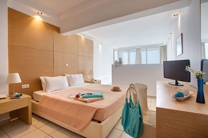 Room 12 of 40