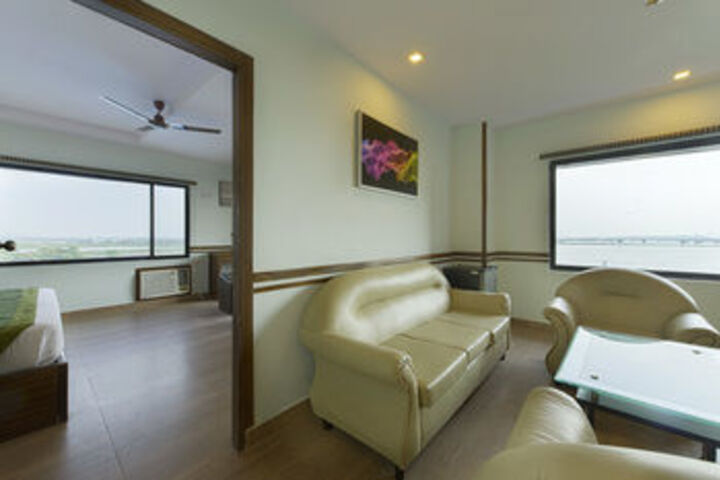 Room 26 of 33
