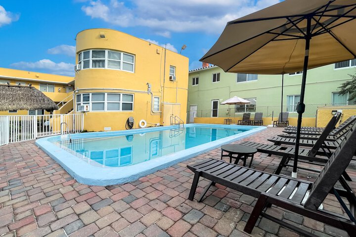 Pools & Facilities
