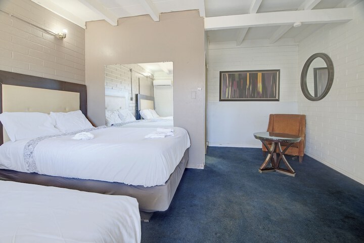 Room 13 of 64