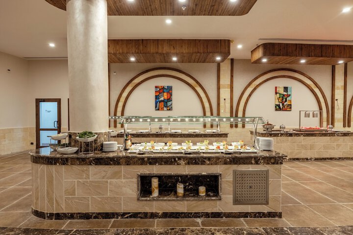 Dining 52 of 62