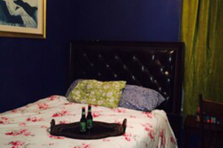Room 6 of 8