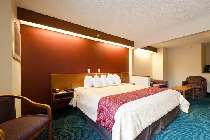 Room 6 of 18