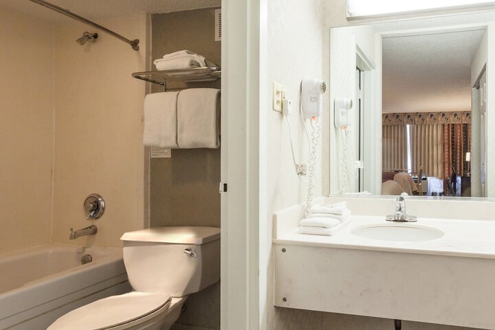 Deluxe 2 Double Beds Accessible (9 of 9)