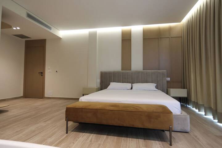 Room 2 of 70
