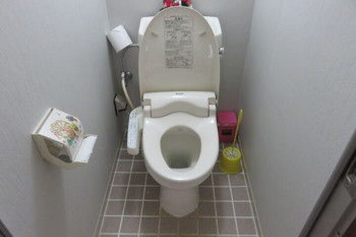 Room 2 of 28