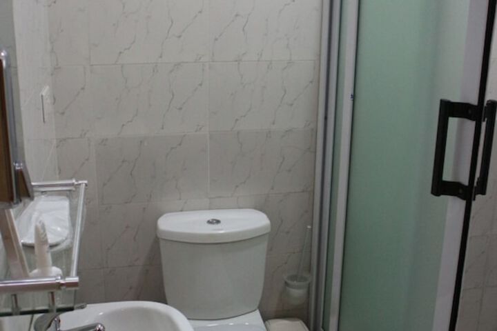 Room 14 of 25