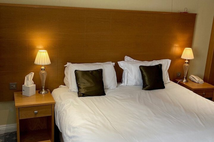 Room 12 of 32