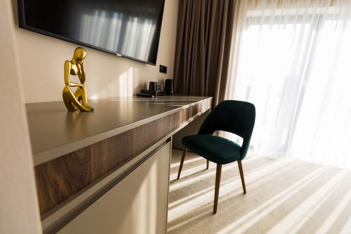 Room 4 of 51
