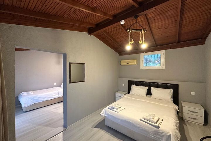 Room 28 of 78