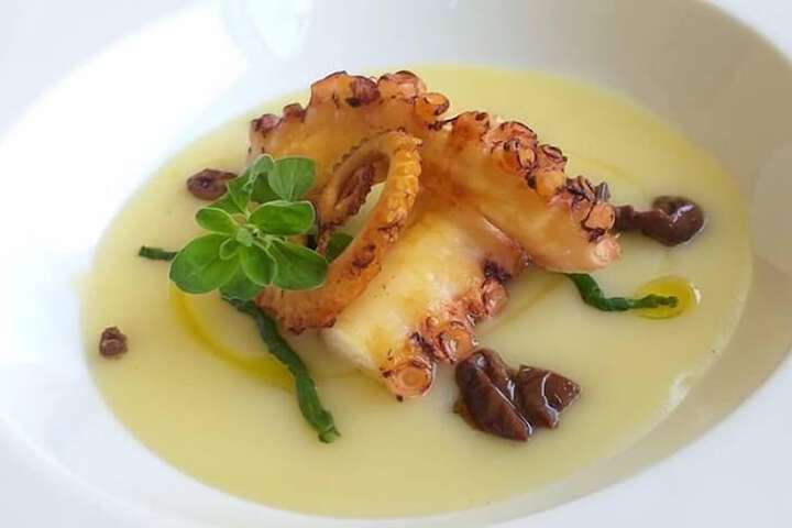 Dining 44 of 77