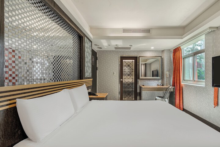 Room 31 of 100
