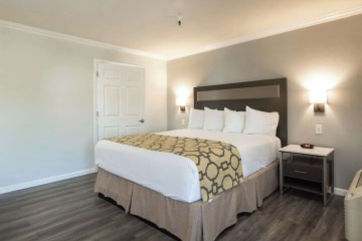Room 28 of 48