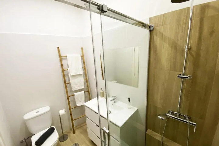 Room 7 of 15