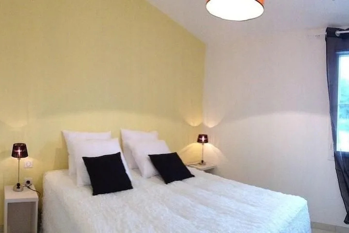 Room 3 of 12