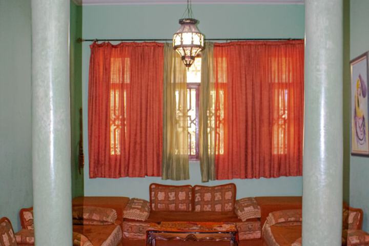 Room 10 of 27