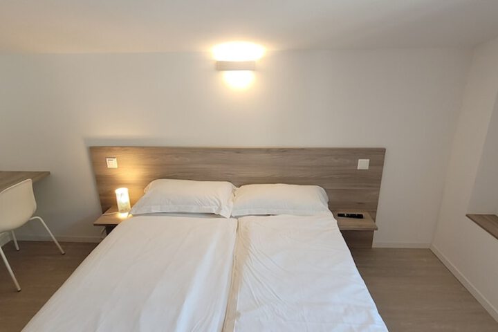 Room 7 of 47