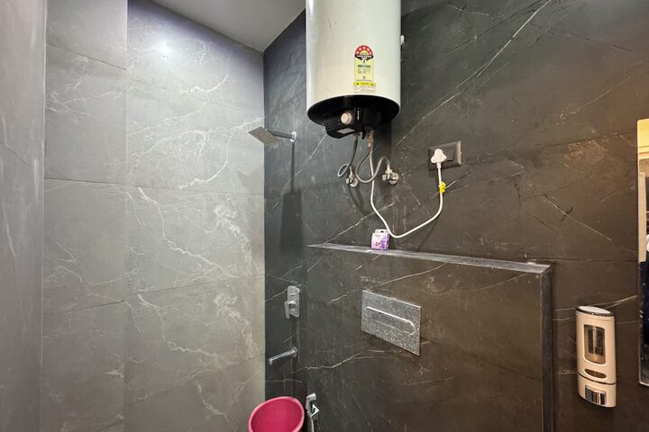 Room 30 of 43