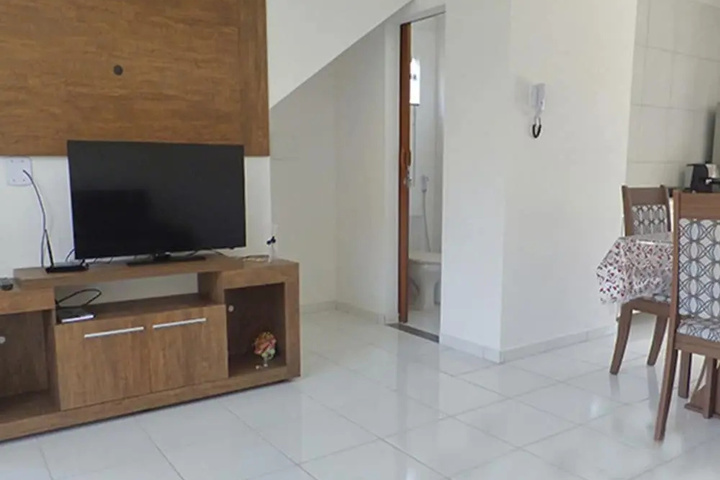 Room 6 of 13