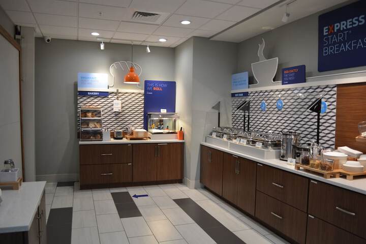 Breakfast/Coffee Service 31 of 49